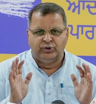 AAP Slams Central Govt for Doubling Stubble Burning Fine