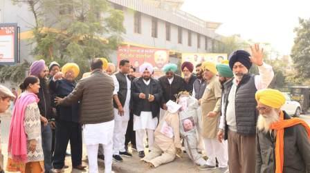 AAP Protests Against Amit Shah  Remarks on Ambedkar