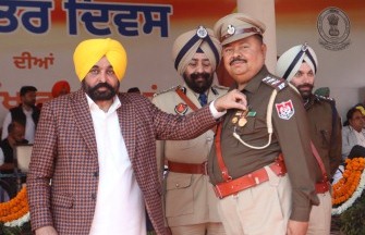 Punjab CM Honors Officers and Community Contributions