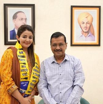 Renowned Punjabi Artist Sonia Mann Joins ‘AAP’